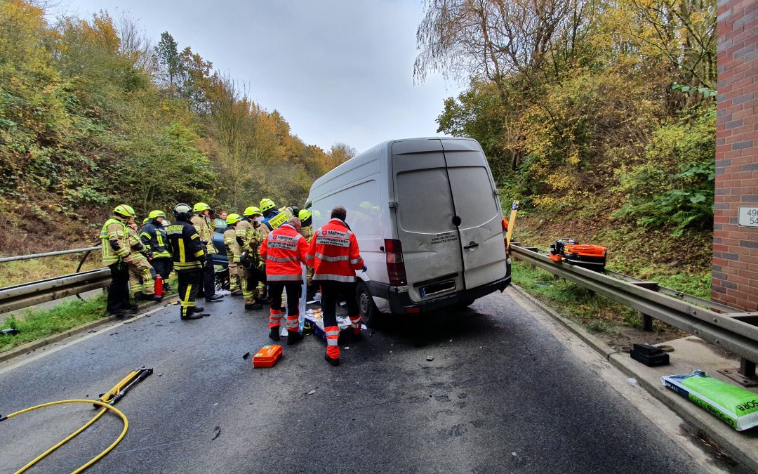 Stommeln: Verkehrsunfall mit einer Toten und einem Schwerverletzten