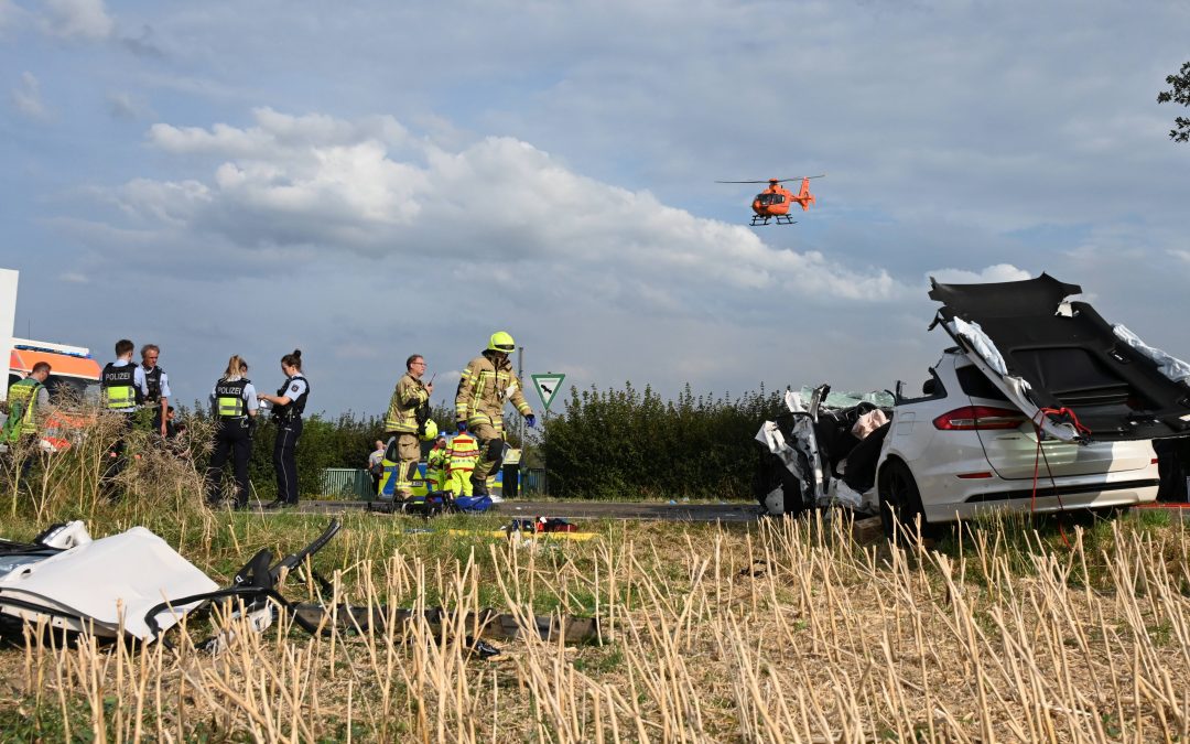 Pulheim: Schwerer Verkehrsunfall in Pulheim – Rettungshubschrauber im Einsatz