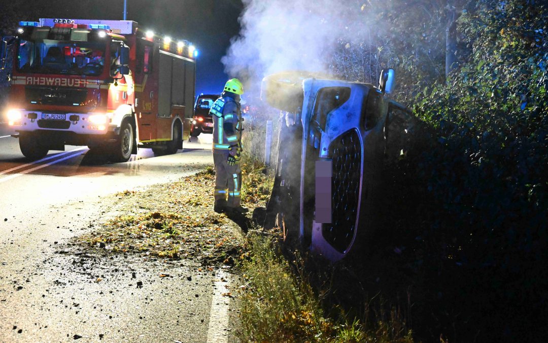 PKW im Graben – Fahrer verletzt