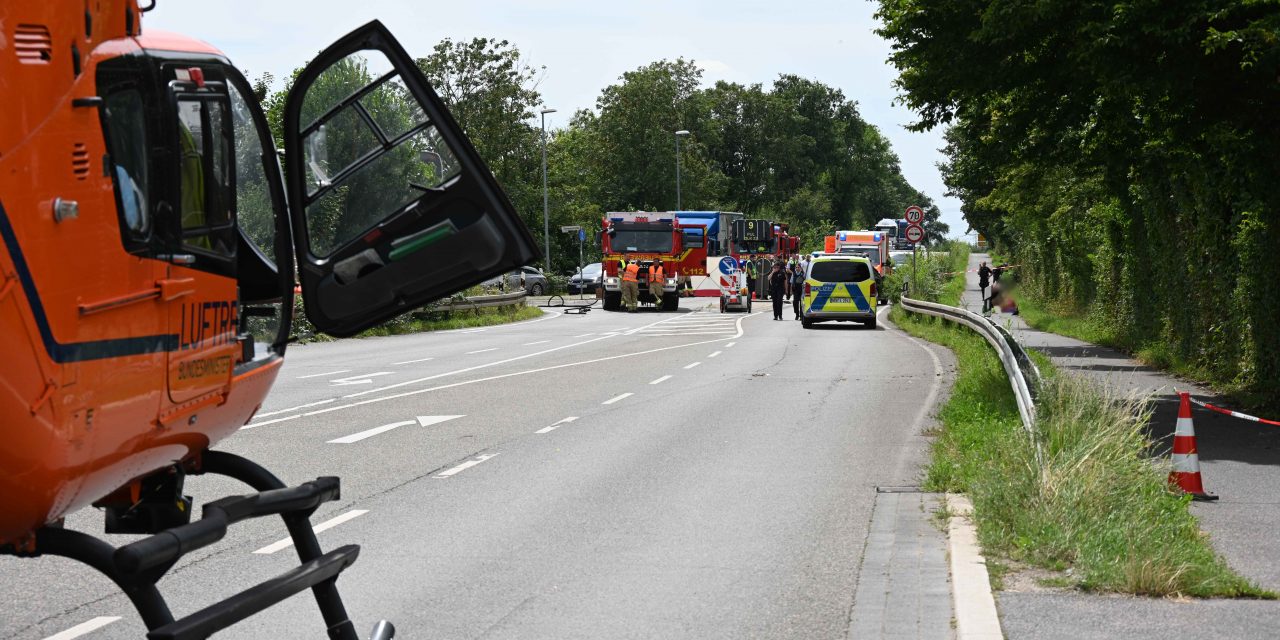 Radfahrer frontal von PKW erfasst – Rettungshubschrauber im Einsatz