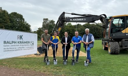 Spatenstich für den Sportpark Stommeln